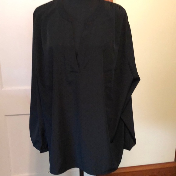 Ava & Viv black tunic style blouse NWT size 3x Ptp 30”. - Picture 4 of 7